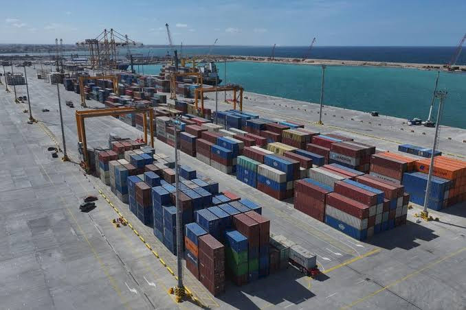 Libya begins enforcing east-west ban on imports outside banking channels